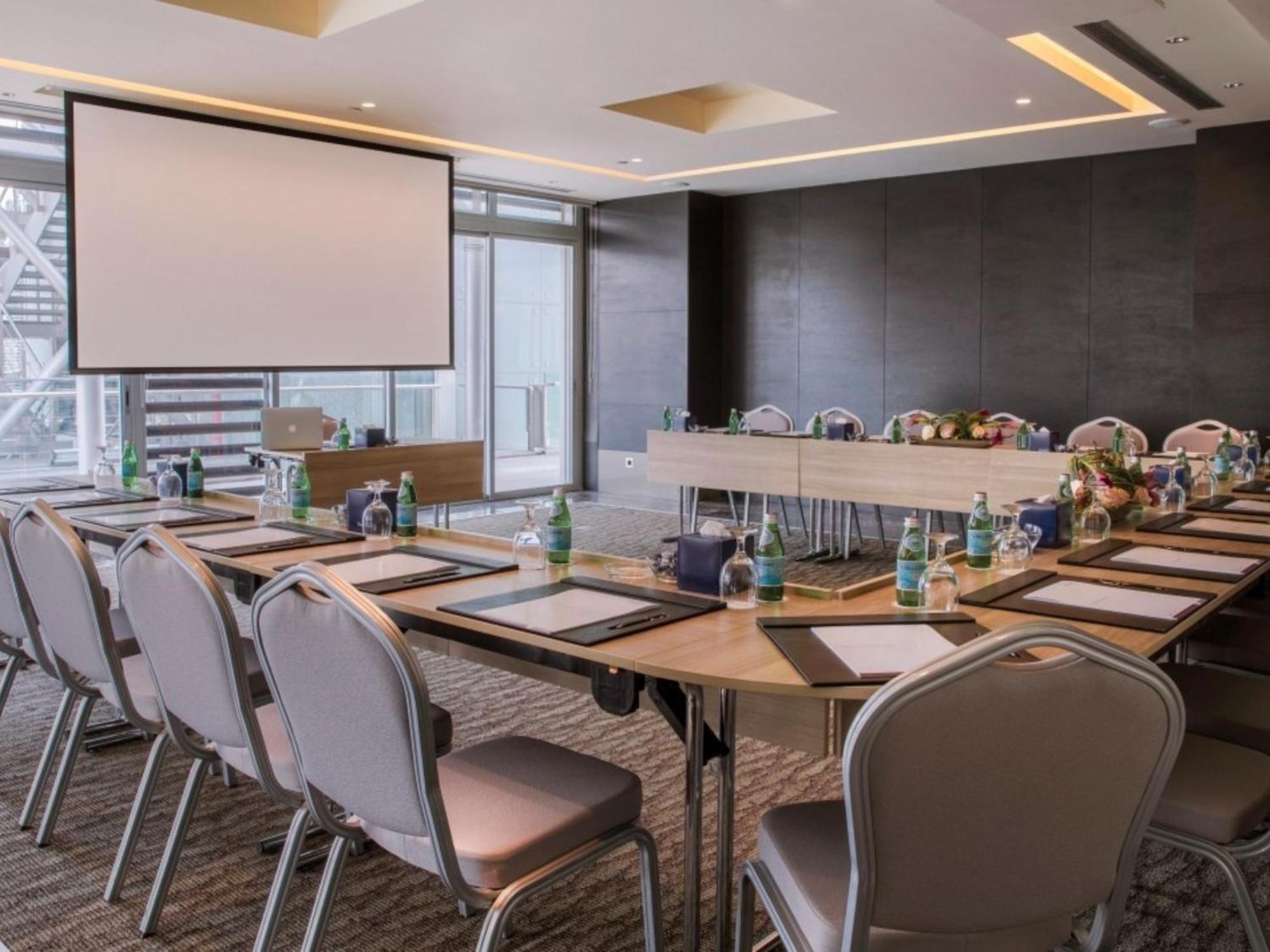 The Abdali Boulevard Hotel Amman Luaran gambar Meeting room